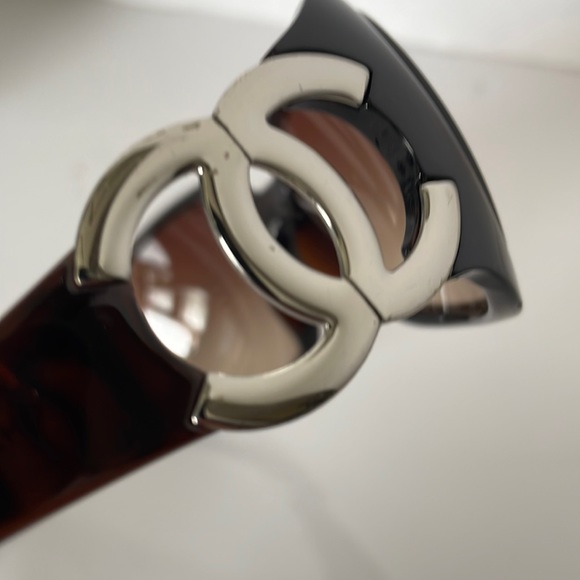 Authentic Sunglasses Chanel Large CC Silver Logo . - Picture 12 of 15